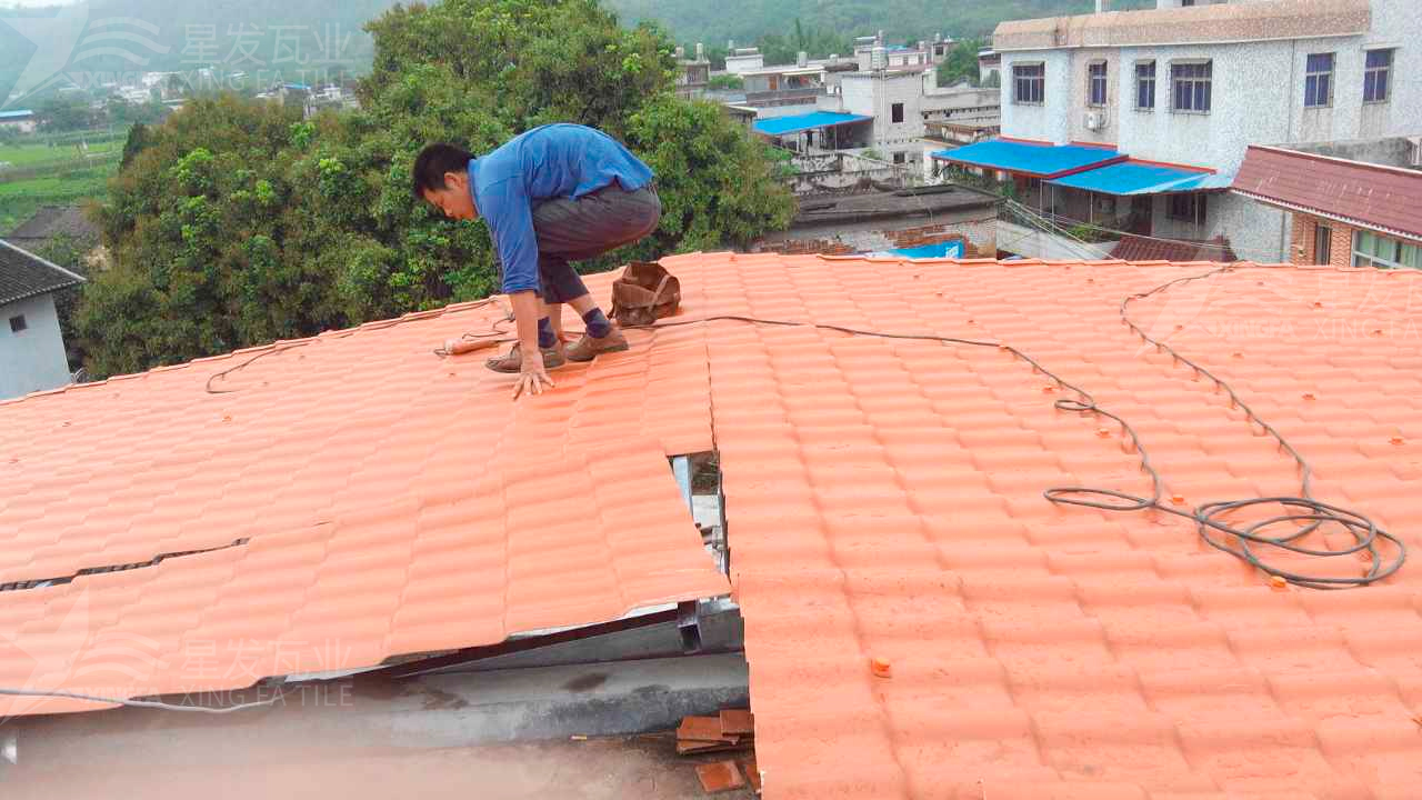 呼和浩特屋頂鋪設安裝合成樹脂瓦時，牢牢記住這3點，就不怕屋頂出問題！